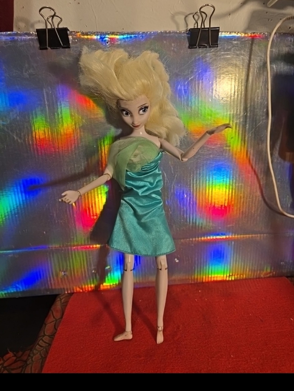 050126 Disney Hasbro 2015 Frozen Elsa  12" hard plastic jointed doll Torn Dress
